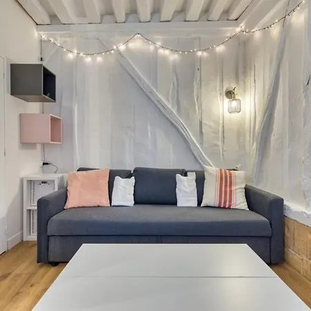 Alexandra Joli Centre ルーアン